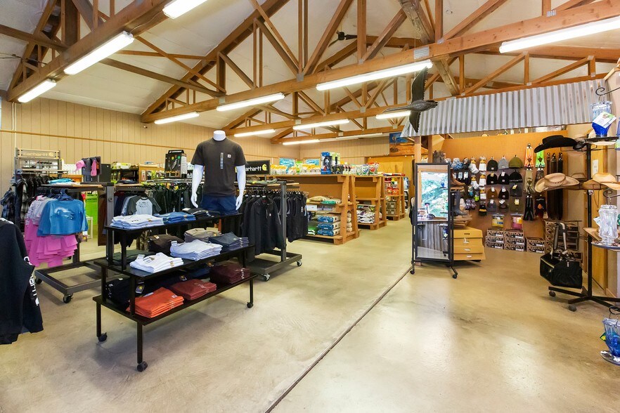 More Photos Of 461 NE Old Belfair Hwy, Belfair Storefront Retail Office For Sale