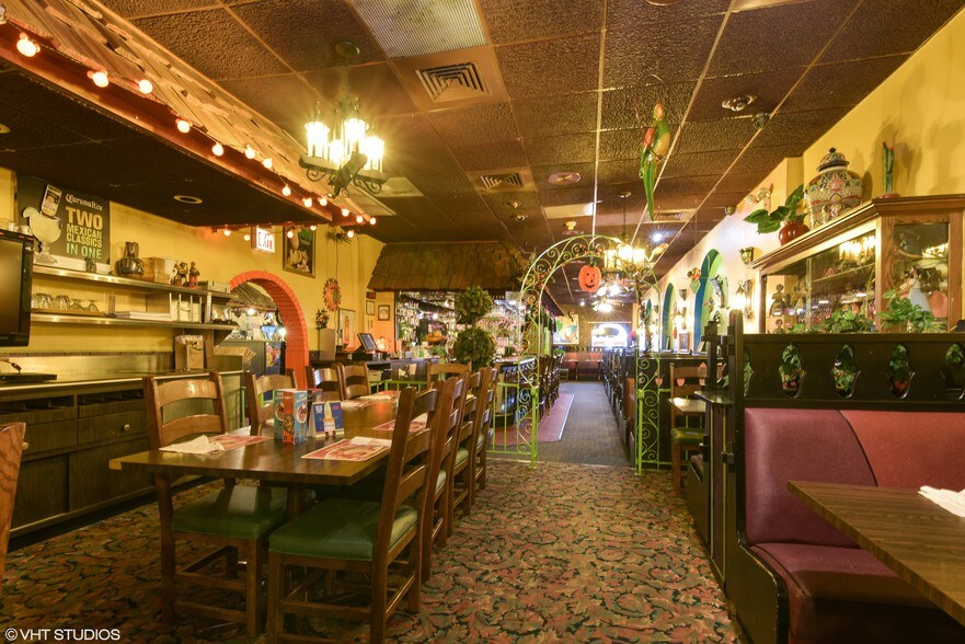 More Photos Of 3231 W 63rd St, Chicago Restaurant For Sale
