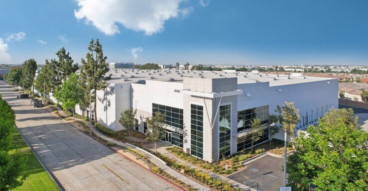 Primary Photo Of 12252 Whittier Blvd, Whittier Distribution For Lease