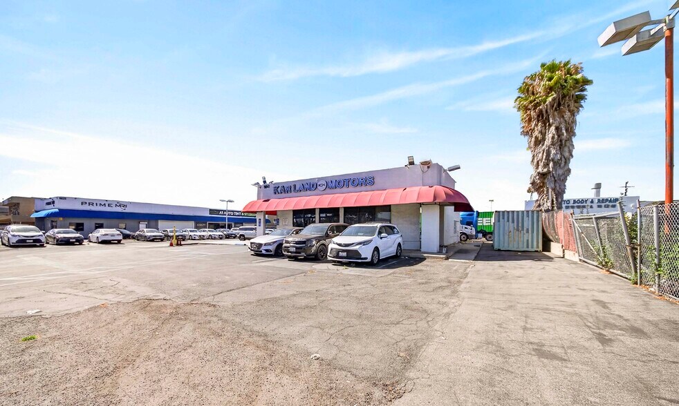 More Photos Of 9841 Garden Grove Blvd, Garden Grove Auto Dealership For Sale
