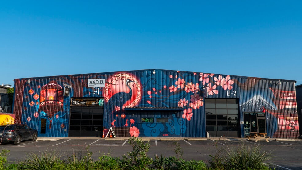 More Photos Of 440 E Saint Elmo Rd, Austin Unknown For Lease