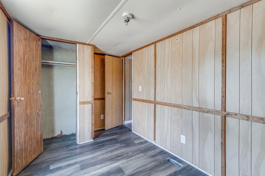 More Photos Of 267 Bell Rd, Mayesville Flex For Sale