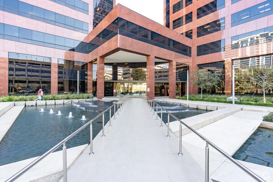 More Photos Of 5 Hutton Centre Dr, Santa Ana Office For Lease