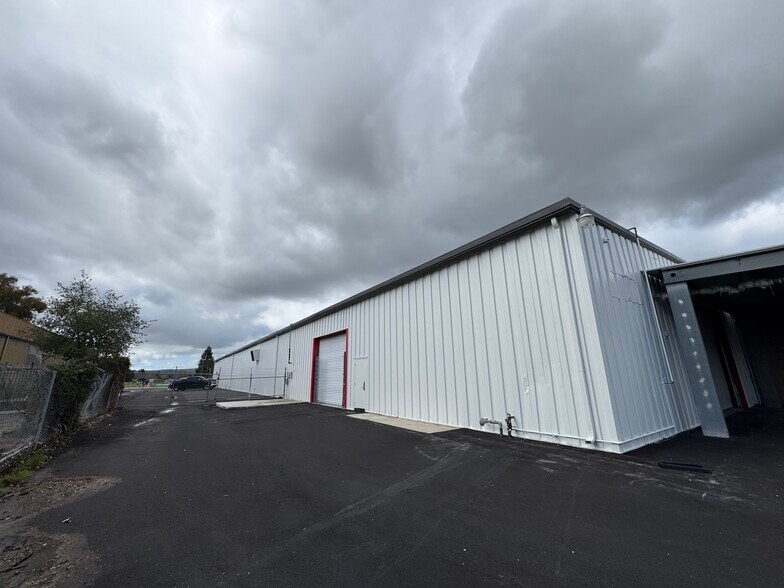 Primary Photo Of 1750 Commerce Way, Paso Robles Industrial For Sale