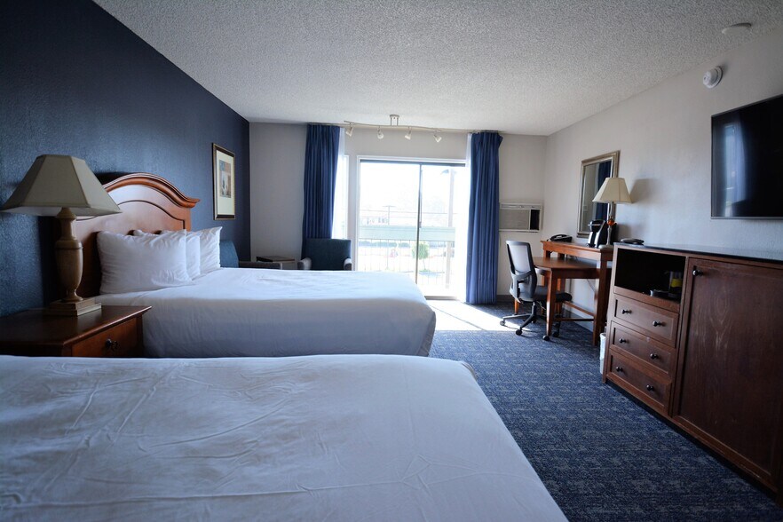 More Photos Of 1929 4th St, Eureka Hotel For Sale