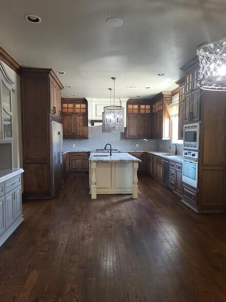 More Photos Of 2909 Astoria Way, Edmond Office For Sale
