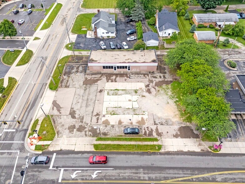 More Photos Of 324 N Main St, New Carlisle Restaurant For Sale