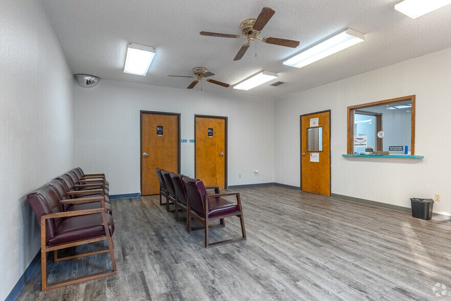 More Photos Of 1300 N Anglin, Cleburne Office For Lease