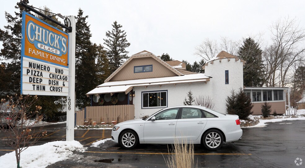 More Photos Of 406 N Main St, Thiensville Restaurant For Sale