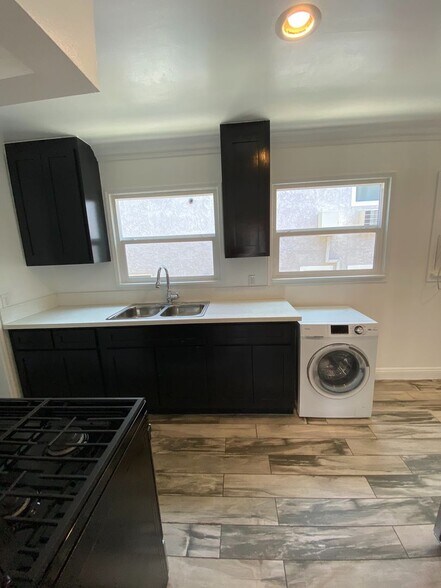 More Photos Of 4515 Willowbrook Ave, Los Angeles Apartments For Sale