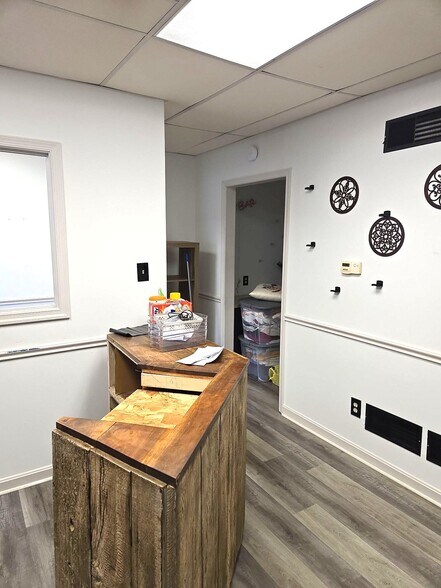 More Photos Of 5 S Carlisle St, Greencastle General Retail For Lease