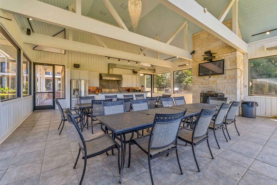More Photos Of 43 Pool Rd, Richards Specialty For Sale