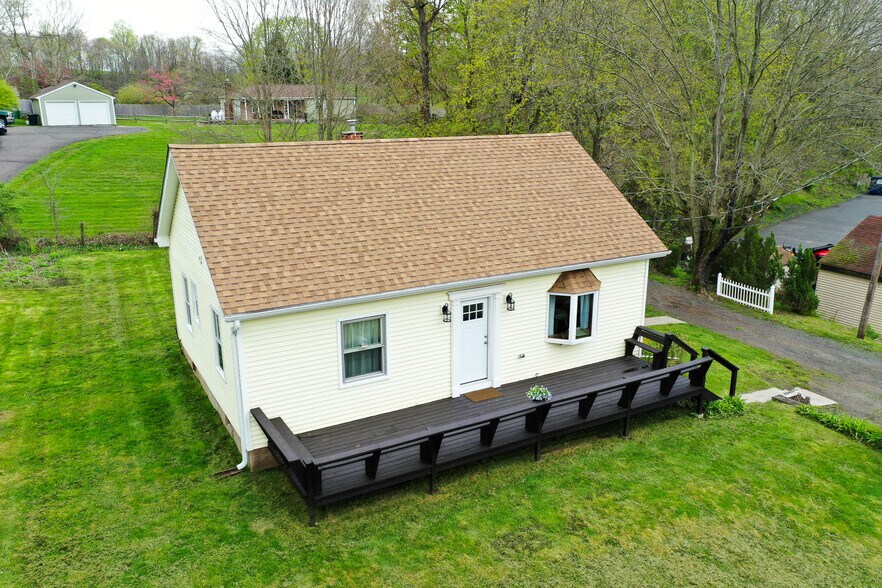 More Photos Of 6 Way Rd, Middlefield Office For Lease
