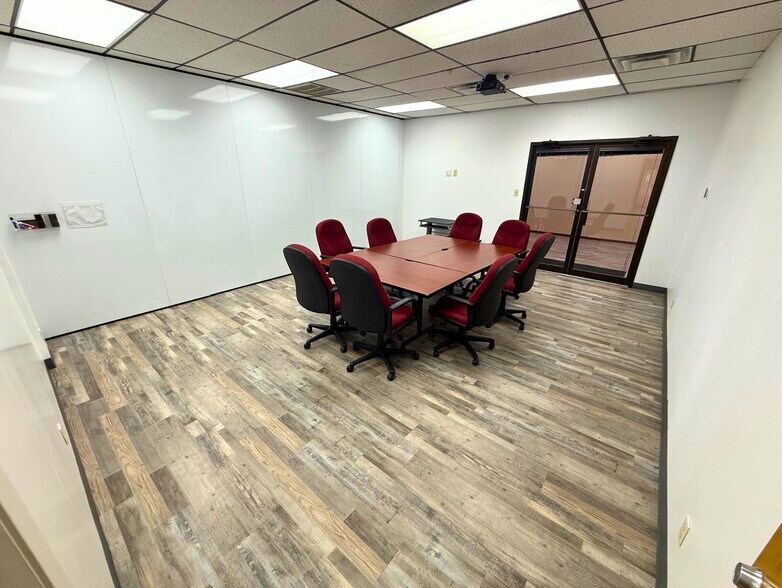 More Photos Of 6825 Manhattan Blvd, Fort Worth Medical For Sale