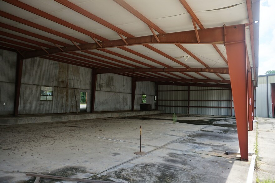 More Photos Of 403 N Main St, Evergreen Warehouse For Sale
