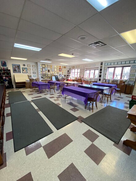 More Photos Of 2051 Fairport Nine Mile Point Rd, Penfield Freestanding For Lease