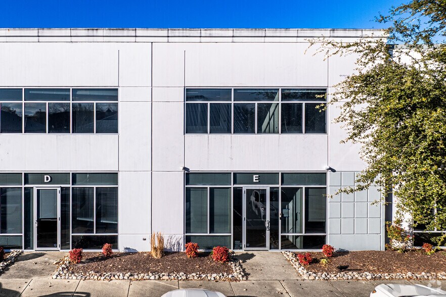 More Photos Of 1407 Stephanie Way, Chesapeake Office For Sale