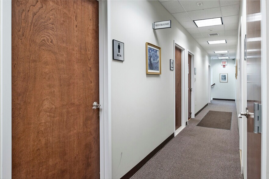 More Photos Of 59 Sunset Dr, Briarcliff Manor Village Office For Lease
