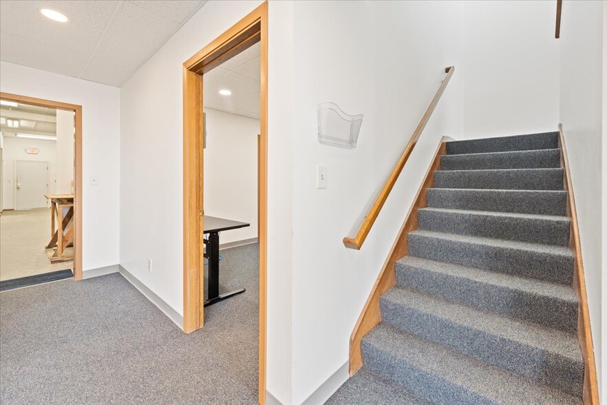 More Photos Of 3534 International St, Fairbanks General Retail For Lease