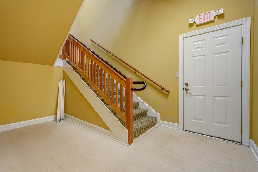 More Photos Of 95 Zion Station Ct, Troy Flex For Sale