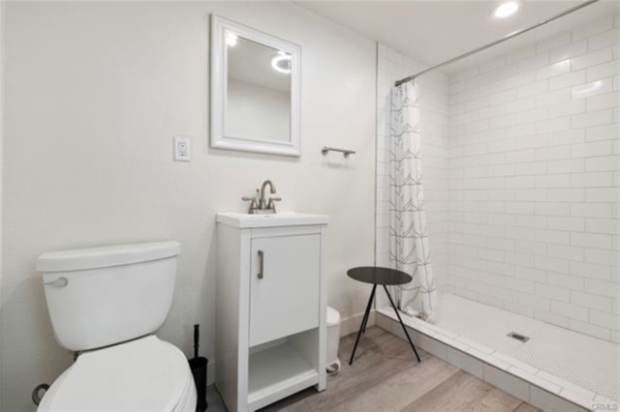 More Photos Of 555 E 3rd St, Long Beach Loft Creative Space For Sale