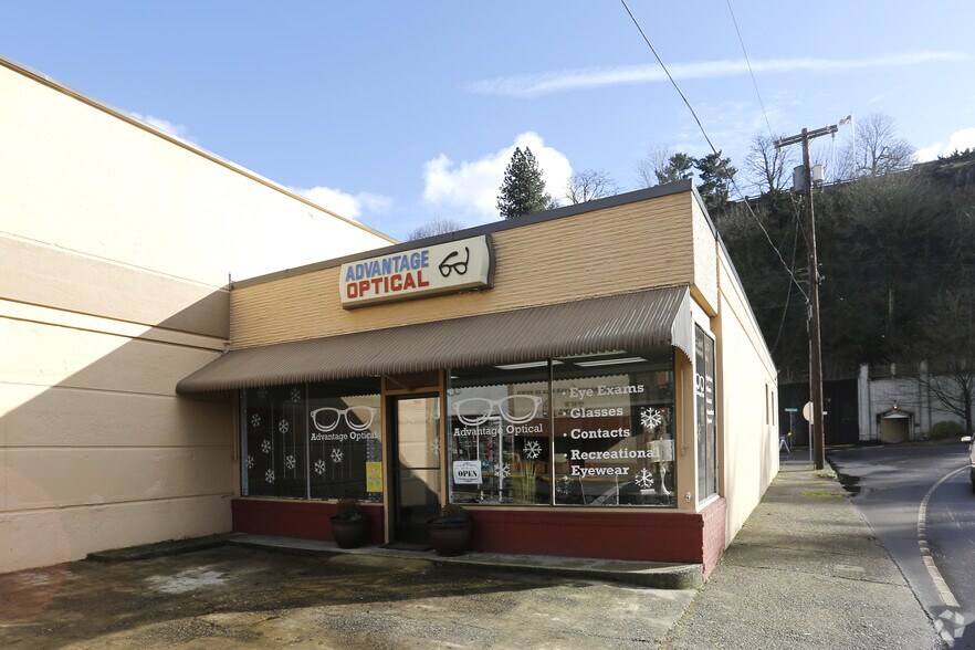 More Photos Of 502 Main St, Oregon City Storefront For Lease