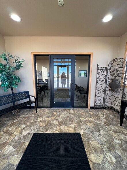 More Photos Of 77 Adcock Dr, Alamosa Healthcare For Sale