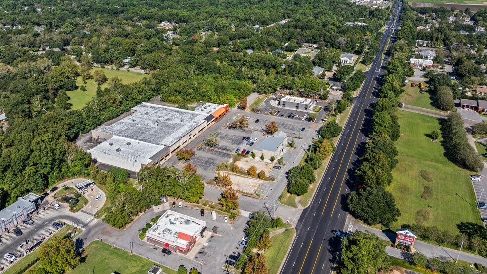 More Photos Of 90-104 Ecor Rouge Pl, Fairhope General Retail For Sale