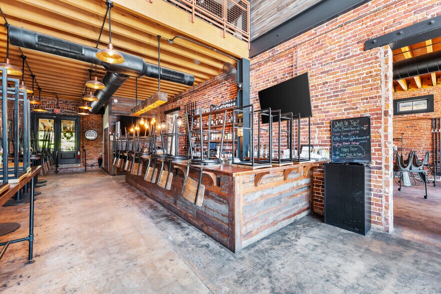 More Photos Of 219-221 N Parler Ave, Saint George Restaurant For Sale