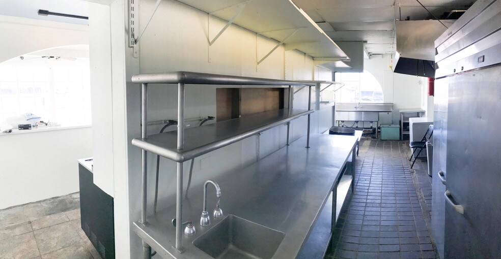 More Photos Of 3036 Waialae Ave, Honolulu Restaurant For Sale