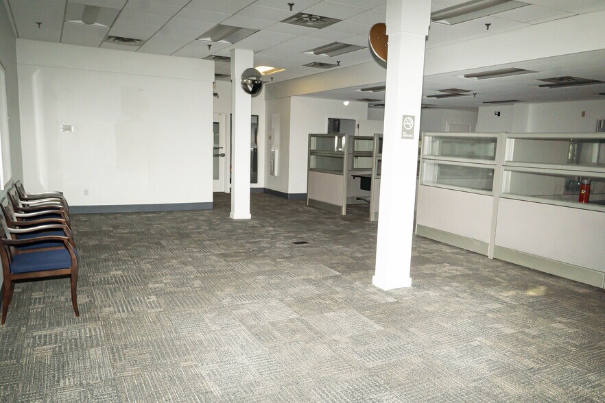 More Photos Of 333 N Main St, Lambertville General Retail For Lease