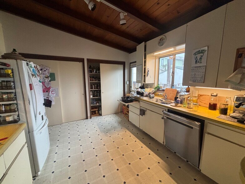 More Photos Of 2212 Sacramento St, Berkeley Multifamily For Sale