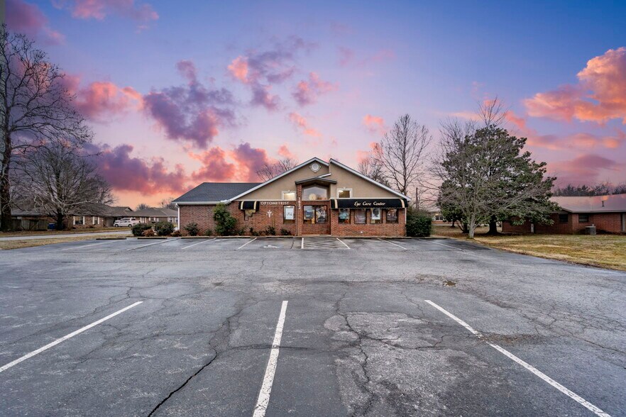 More Photos Of 1412 Se 14th St, Bentonville Medical For Lease