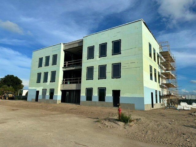 More Photos Of 3006 Executive Dr, Venice Medical For Lease
