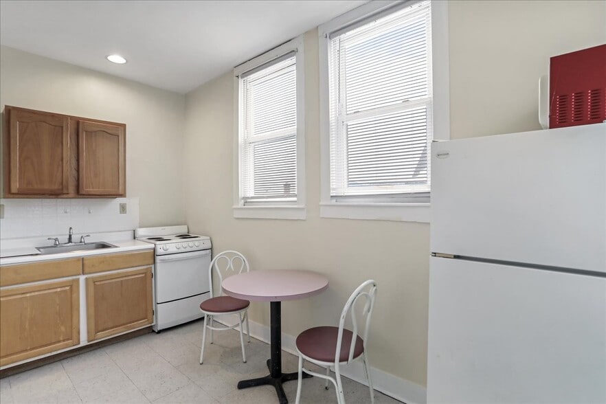 More Photos Of 229 E Union St, Cumberland Apartments For Sale