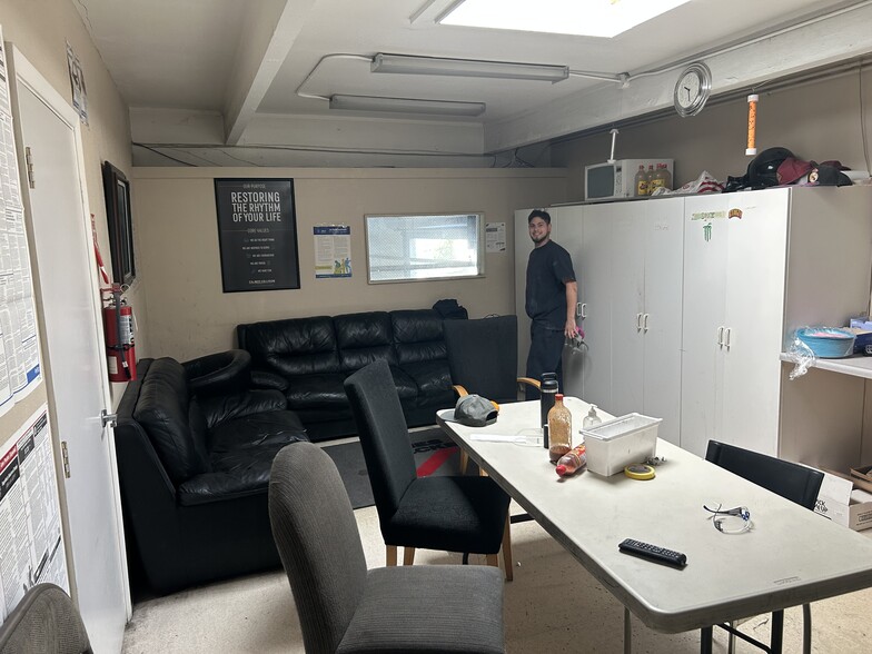 More Photos Of 50 Medway Rd, San Rafael Service For Sale