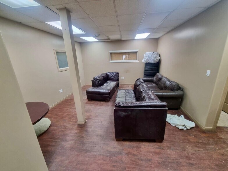 More Photos Of 52 129 Av NW, Edmonton Industrial For Lease