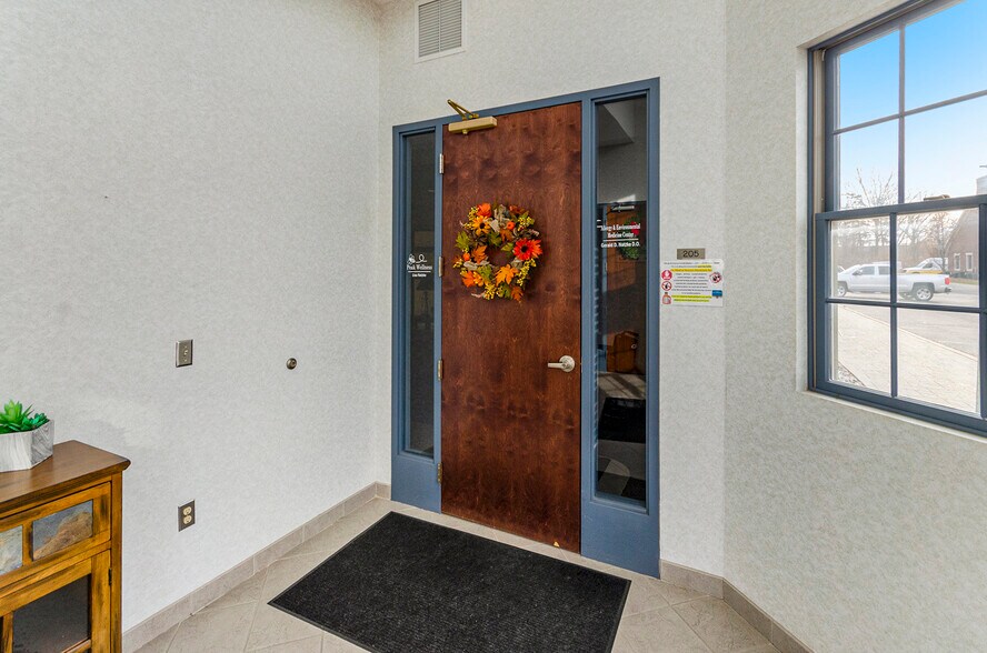 More Photos Of 9475 N Holly Rd, Grand Blanc Medical For Sale