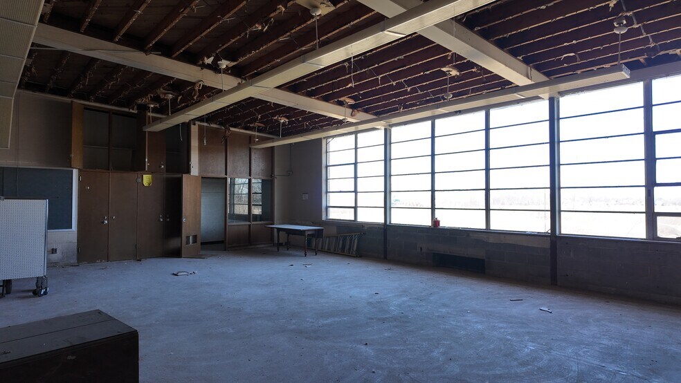 More Photos Of 11700 E Pleasant Lake Rd, Manchester Office For Lease