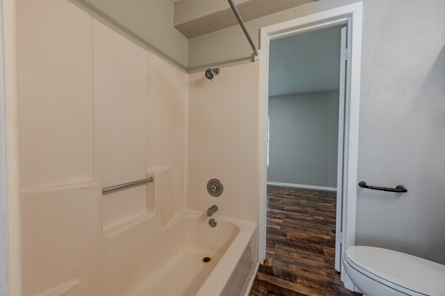 More Photos Of 732 W Alice Ave, Kingsville Multifamily For Sale