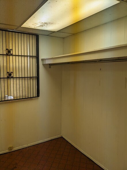 More Photos Of 485-487 Front St, Berea Office Residential For Sale