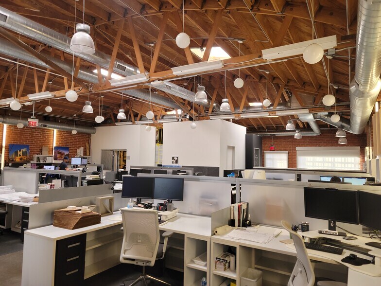 More Photos Of 3830 Willat Ave, Culver City Loft Creative Space For Lease