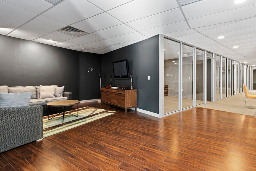 More Photos Of 403-405 N 2nd St, Harrisburg Office For Sale