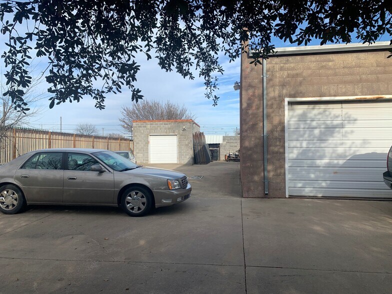 More Photos Of 2403 Community Dr, Dallas Auto Repair For Sale