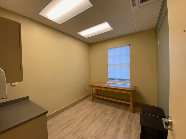 More Photos Of 11623 Philadelphia Rd, White Marsh Medical For Sale