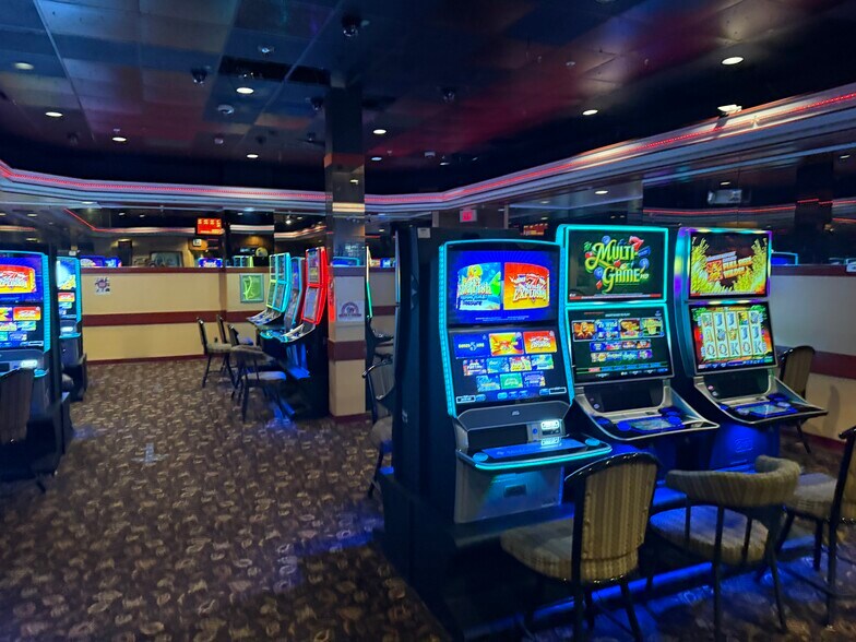 More Photos Of 12704 120th St NW, Edmonton Casino For Sale