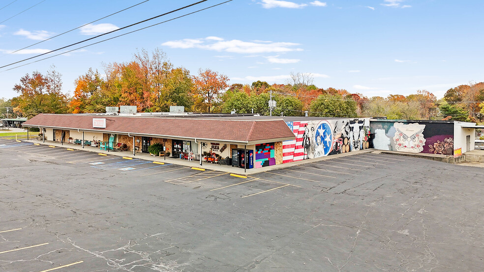 Primary Photo Of 3012 Highway 31 W, White House General Retail For Sale