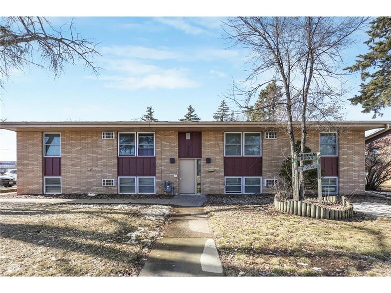 Primary Photo Of 725 32nd Ave N, Saint Cloud Apartments For Sale