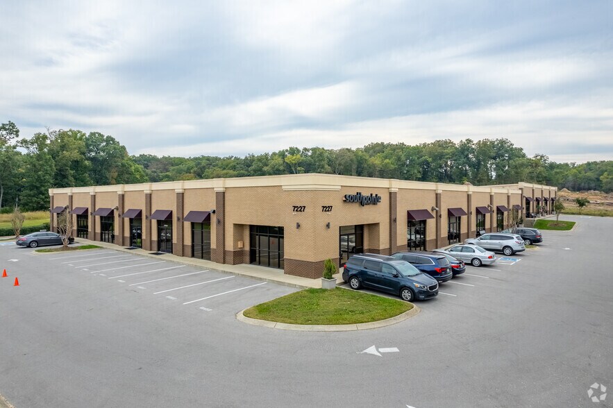 More Photos Of 7227 Haley Industrial Dr, Nolensville Showroom For Lease