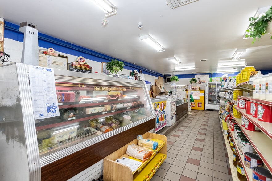 More Photos Of 1401 S Whitford Rd, West Chester Storefront Retail Residential For Sale